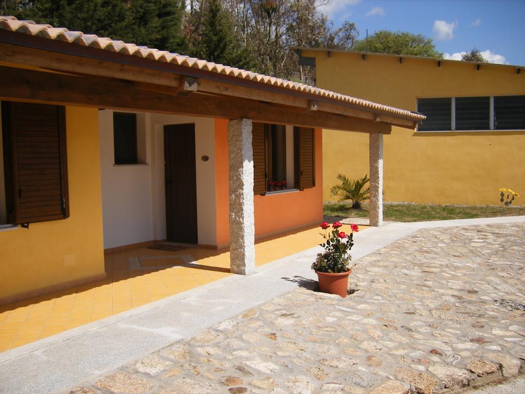 Agriturismo Usurtala Orani Exteriör bild